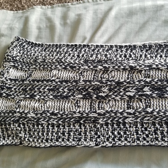 Scarfs - Picture 5 of 5